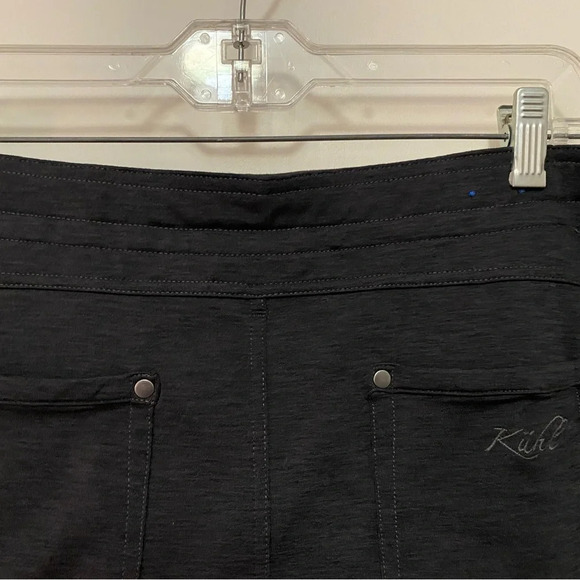 KUHL medium cargo skort in charcoal. - Picture 4 of 10